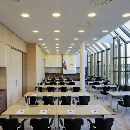 ヒルトン 5* マインツ