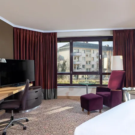Hilton Hotel 5*